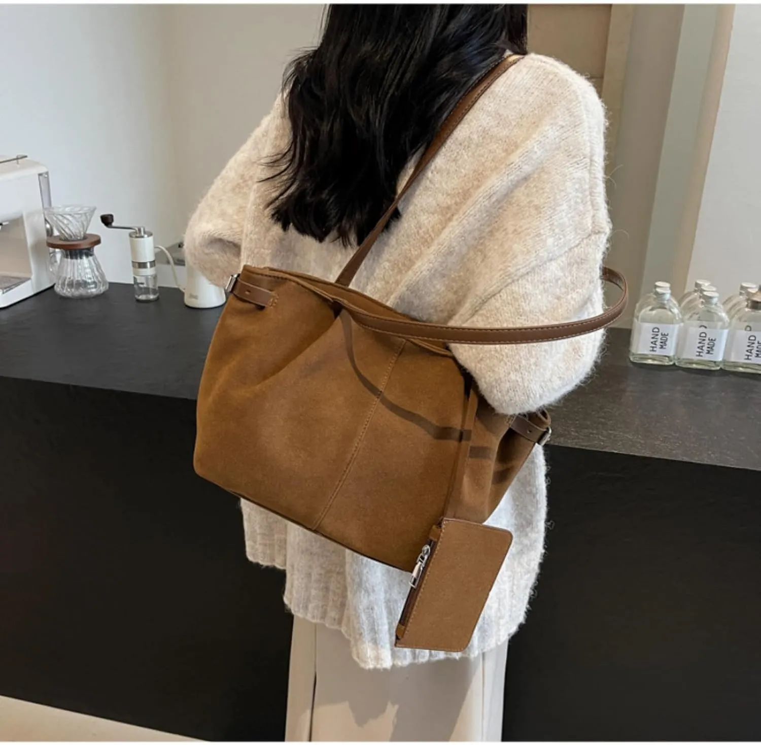 Retro large-capacity tote bag women's going out portable commuter bag student class shoulder bag