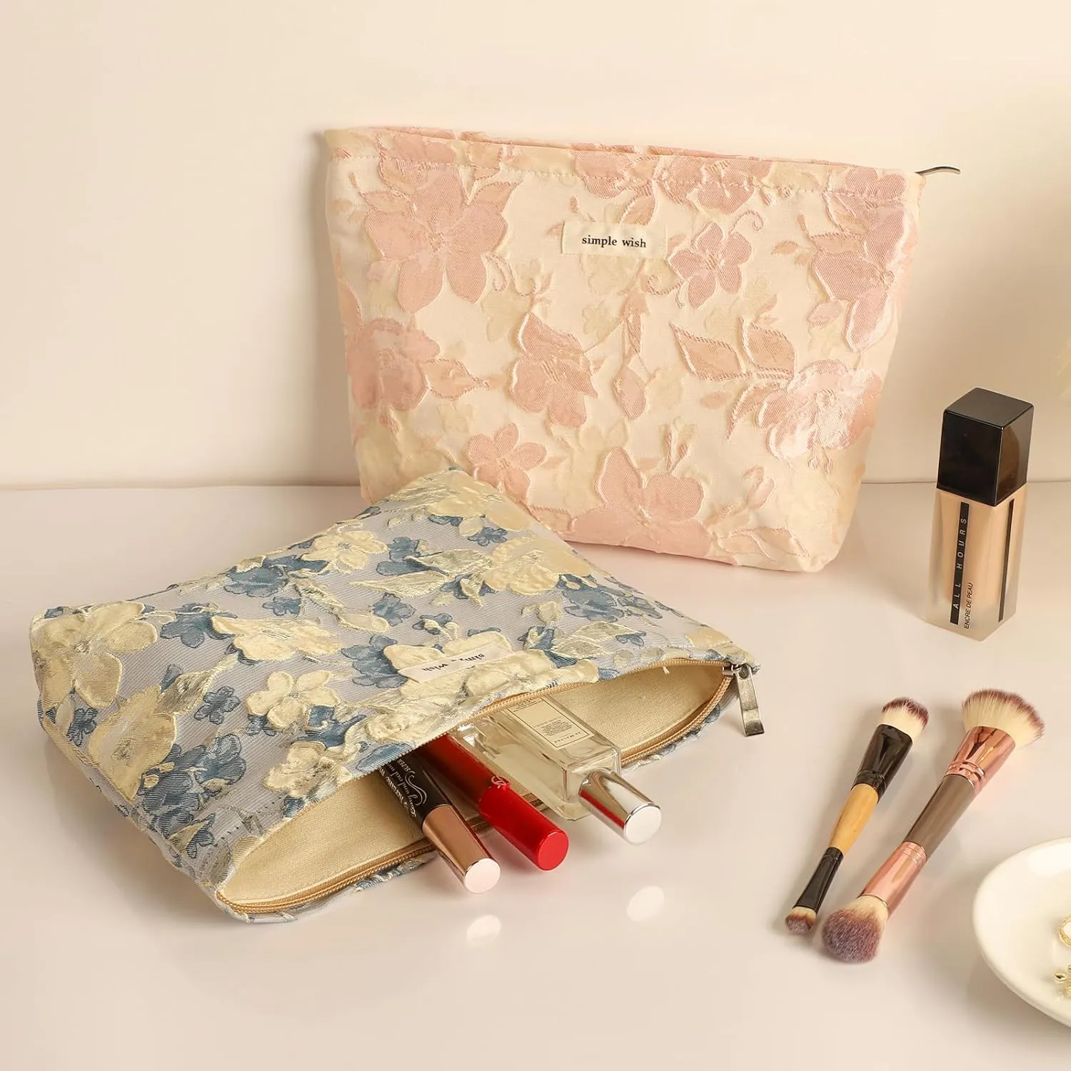 Sightor Aesthetic Makeup Bag, Large Capacity Cosmetic Bag Canvas Floral Makeup Bag, Travel Pouch Make Up Purse Toiletry Storge Bag for Women (Blue Beige Flower)